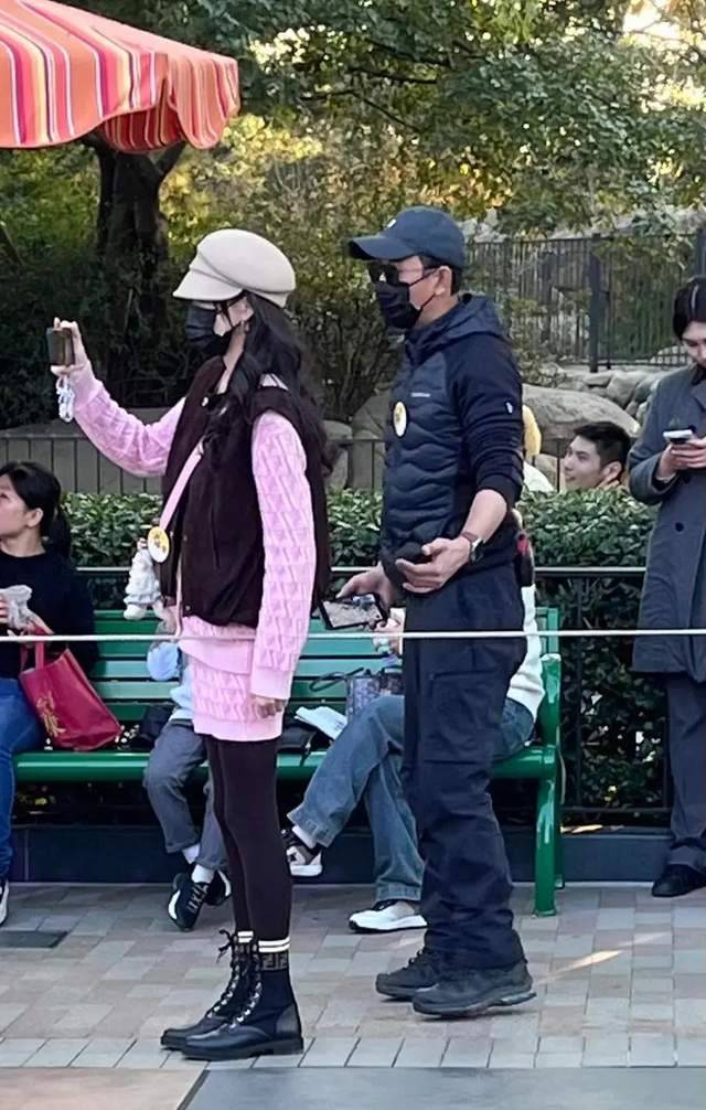 开心拆便宜礼物没有老板与大明星的架子龙8国际头号玩家唐嫣粉色生日派对一脸(图1)